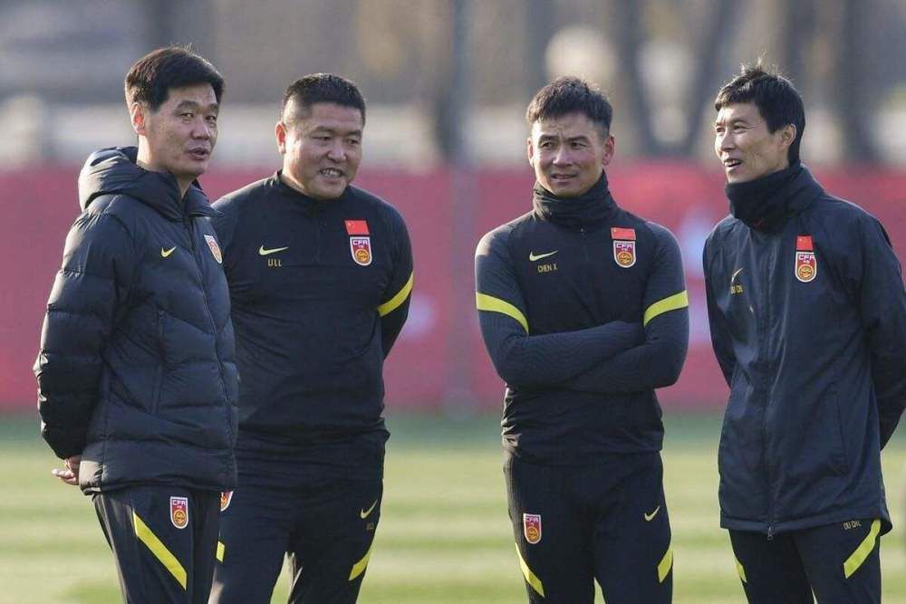 上半场阿穆拉破门，宽萨扳平，普埃尔塔斯帮助圣吉罗斯再次将比分超出，半场结束利物浦暂1-2圣吉罗斯；下半场普埃尔塔斯再进一球，但这球因为阿马尼手球在先被吹，最终利物浦1-2圣吉罗斯，仍以小组第一晋级。